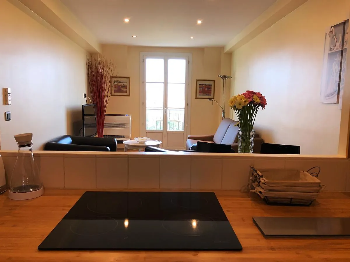 Aston - Appartement Centre Ville Massena Nizza 0*,